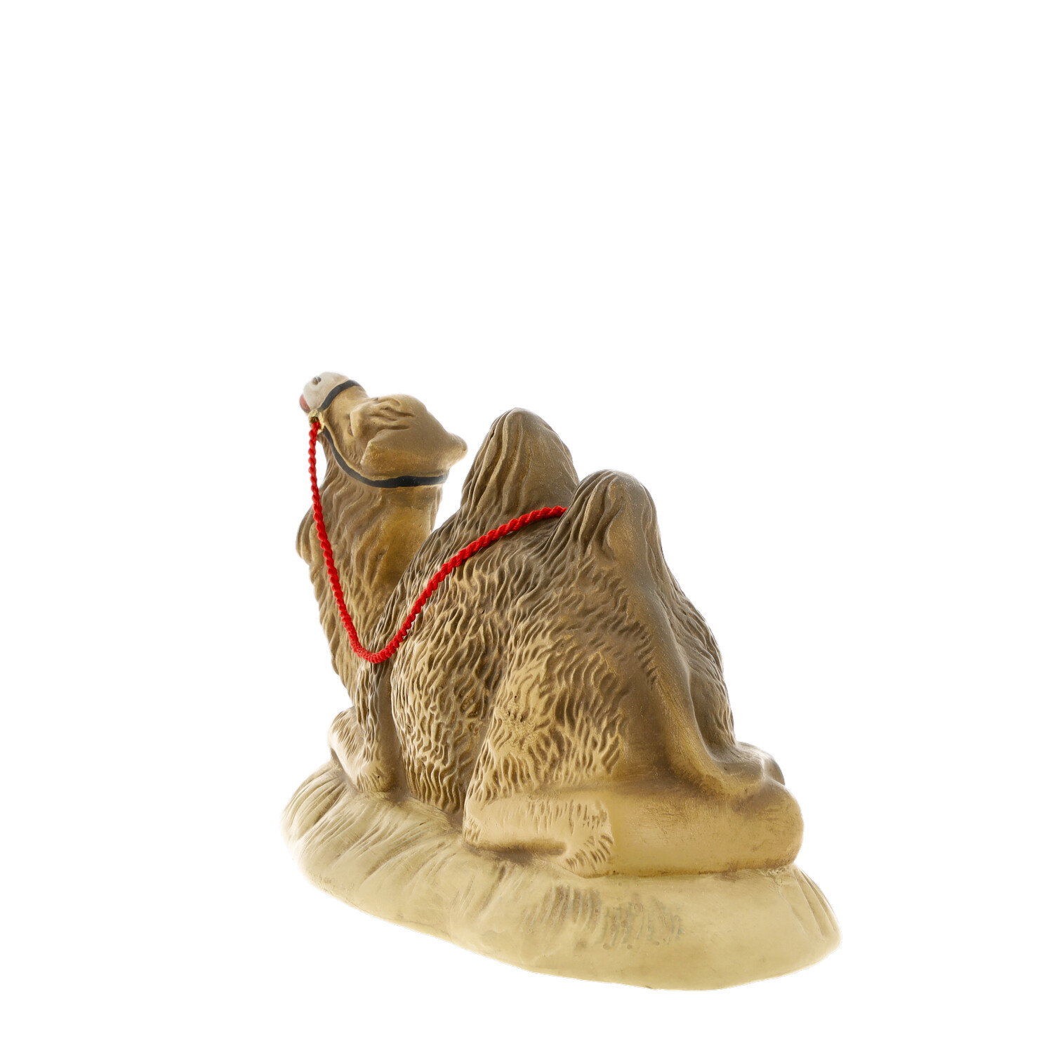 Sitzende Kamelfigur mit zwei Höckern und rotem Halfter