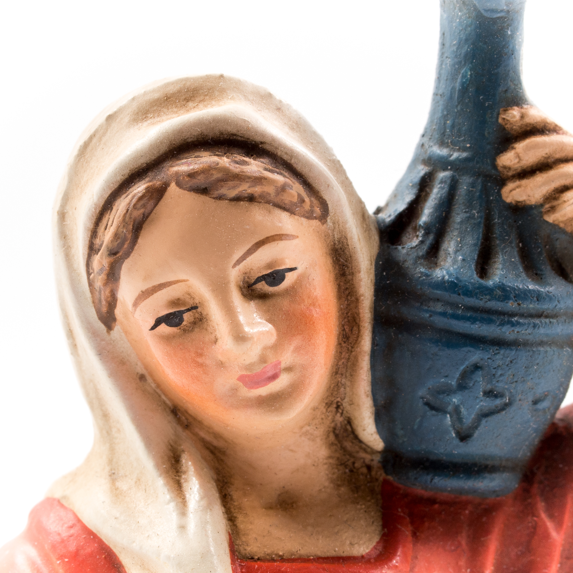 Handbemalte Krippenfigur Frau mit Krug auf der Schulter