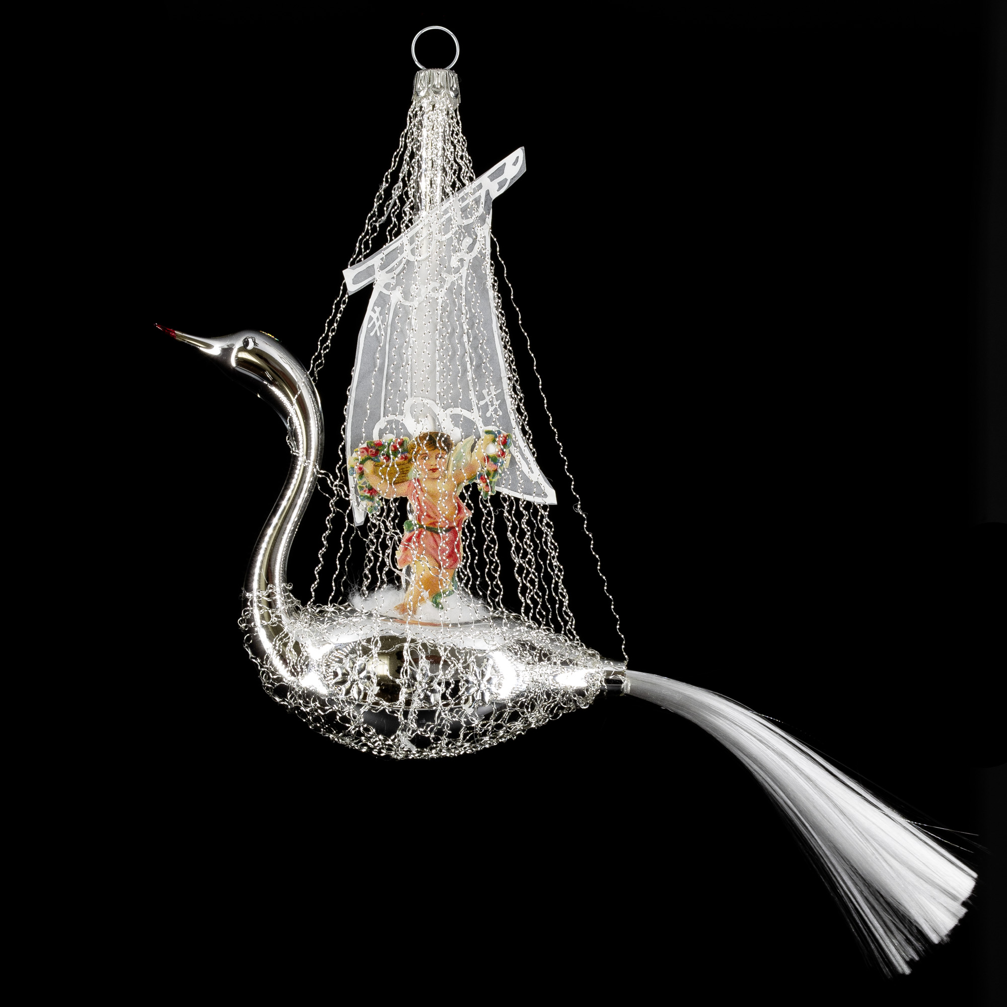 Hängender Christbaumschmuck: Schwanboot mit Engel