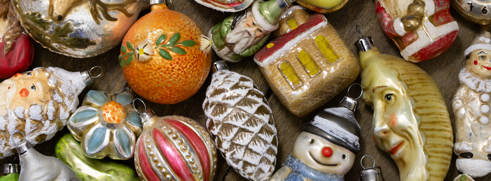 Nostalgischer Christbaumschmuck aus Glas, bunt gemischt