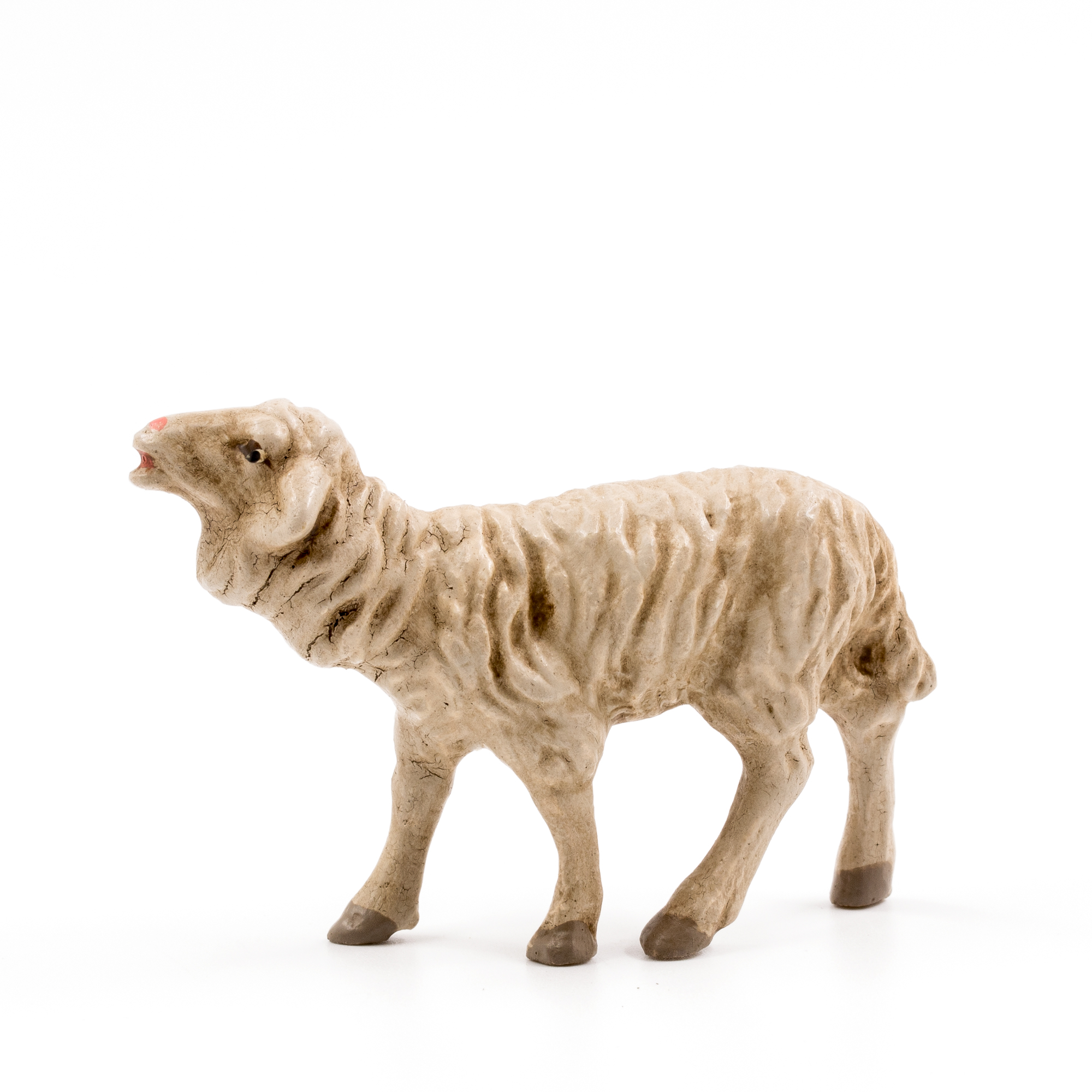 Stehende Schaf-Figur auf weißem Hintergrund